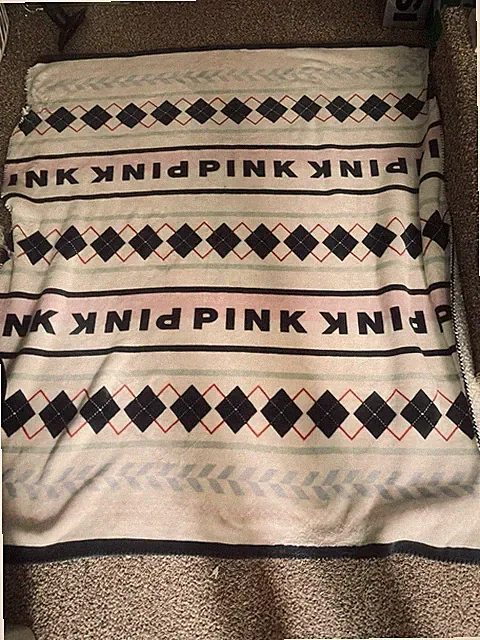 Victorias Secret PINK Fleece Blanket Throw Logo So Soft Lightweight Argyle Logo